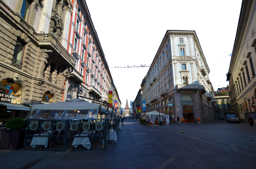 milan building computer file milan italy thirteen